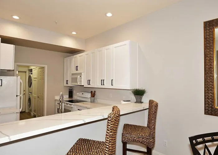 Pool-side, 1st Flr, Subd-trail, Walk 2 Dining Holiday home Scottsdale