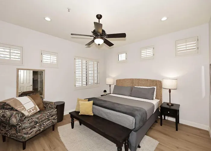 Holiday home Pool-side, 1st Flr, Subd-trail, Walk 2 Dining Scottsdale