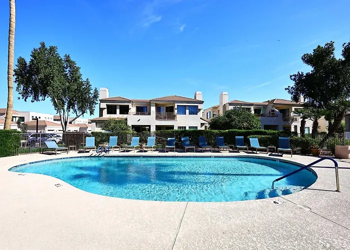 Holiday home Pool-side, 1st Flr, Subd-trail, Walk 2 Dining Scottsdale