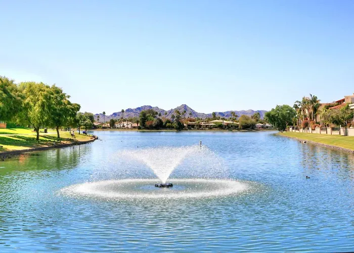 Holiday home Pool-side, 1st Flr, Subd-trail, Walk 2 Dining Scottsdale