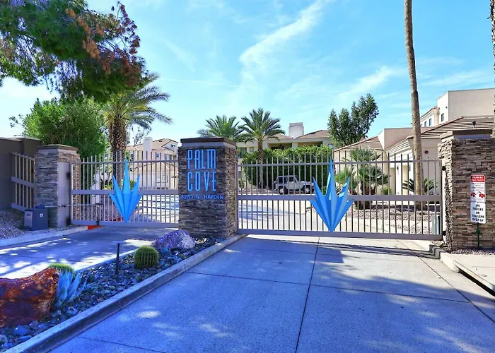 Pool-side, 1st Flr, Subd-trail, Walk 2 Dining * Scottsdale