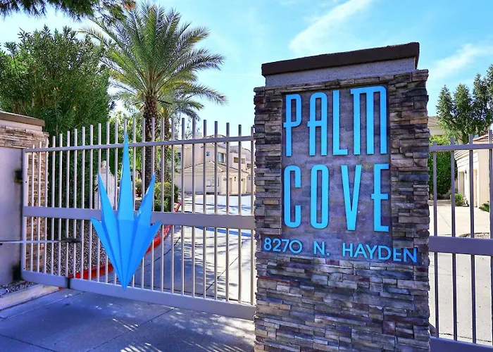Pool-side, 1st Flr, Subd-trail, Walk 2 Dining Holiday home